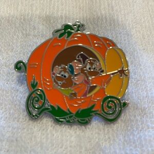Disney Imaginative Icons Mystery Pin Cinderella Pumpkin Coach Jac & Gus Gus